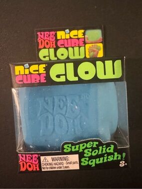 NeeDoh Nice Cube Glow Super Solid Squish - Blue